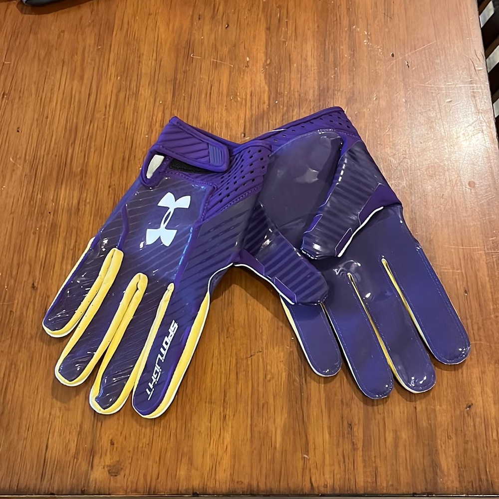 Under Armour Spotlight Receiver Football Gloves NFL new purple Mens size 4XL